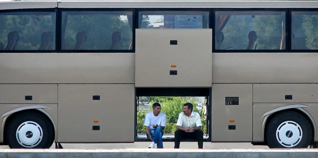 Bus, Strasse